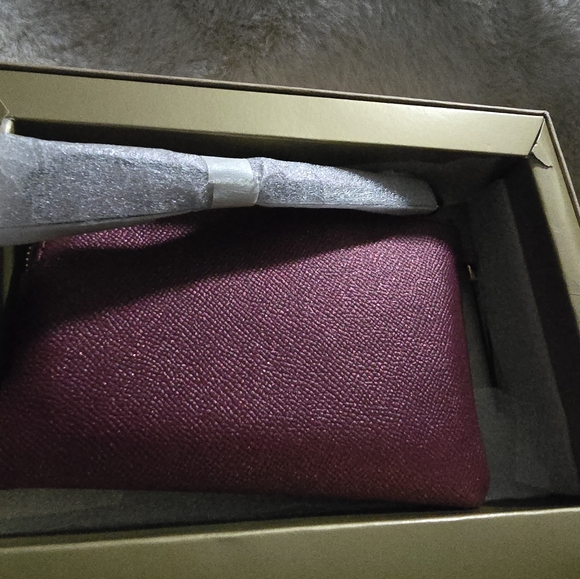 NIB Coach Wristlet w 2 charms - Picture 5 of 7